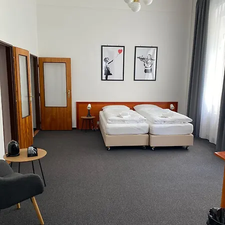 B&B Villa Hotel 住宿加早餐酒店 *