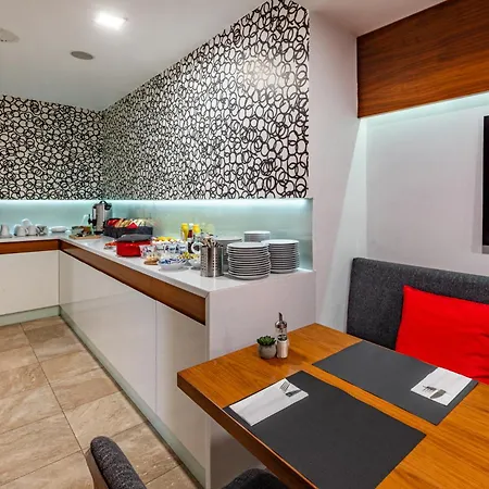 Panzió B&B Villa Hotel