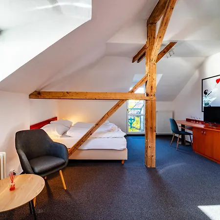 B&B Villa Hotel Panzió 4*