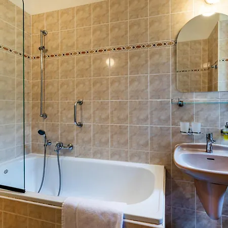 住宿加早餐酒店 B&B Villa Hotel 3*